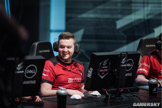 Mouz 在他们的办公室举办迷你LAN活动，期间为BLAST Bounty Fall在线阶段