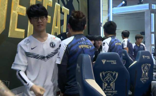 NAVI 击败 FaZe，而 NIP 在 IEM 科隆 2025 的首场比赛中输给了 aurora